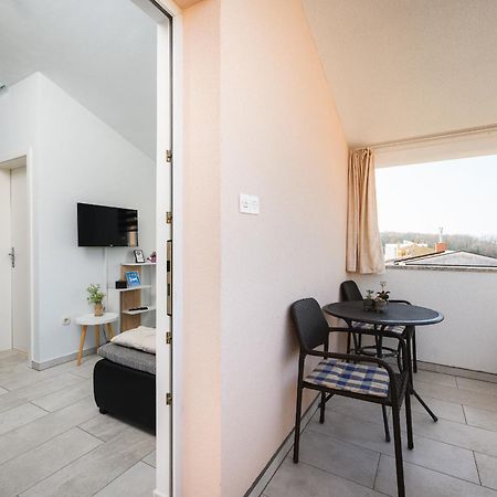 Charming Apartments Rose 1&2 With Pool Porec Exterior photo
