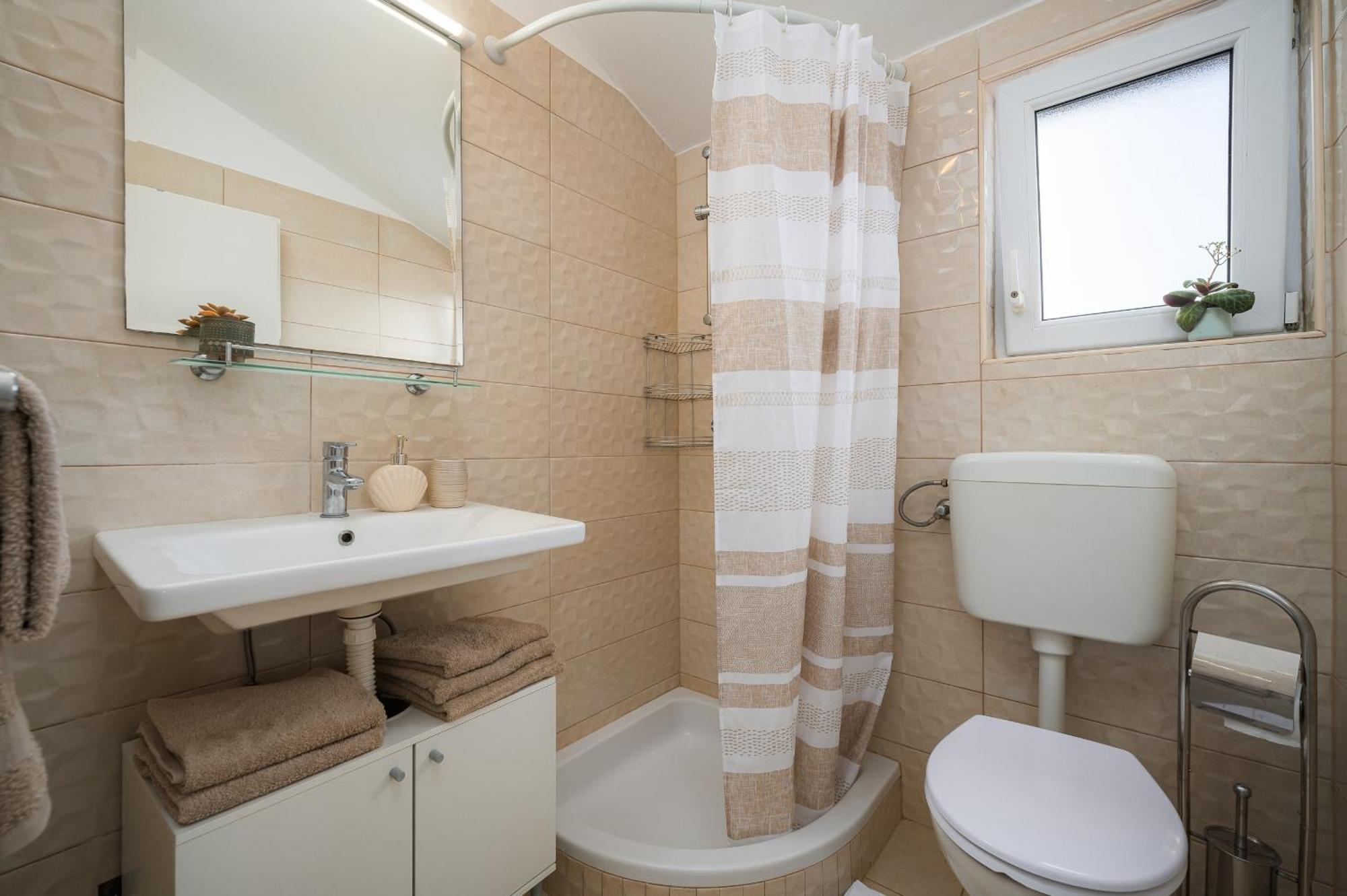 Charming Apartments Rose 1&2 With Pool Porec Exterior photo