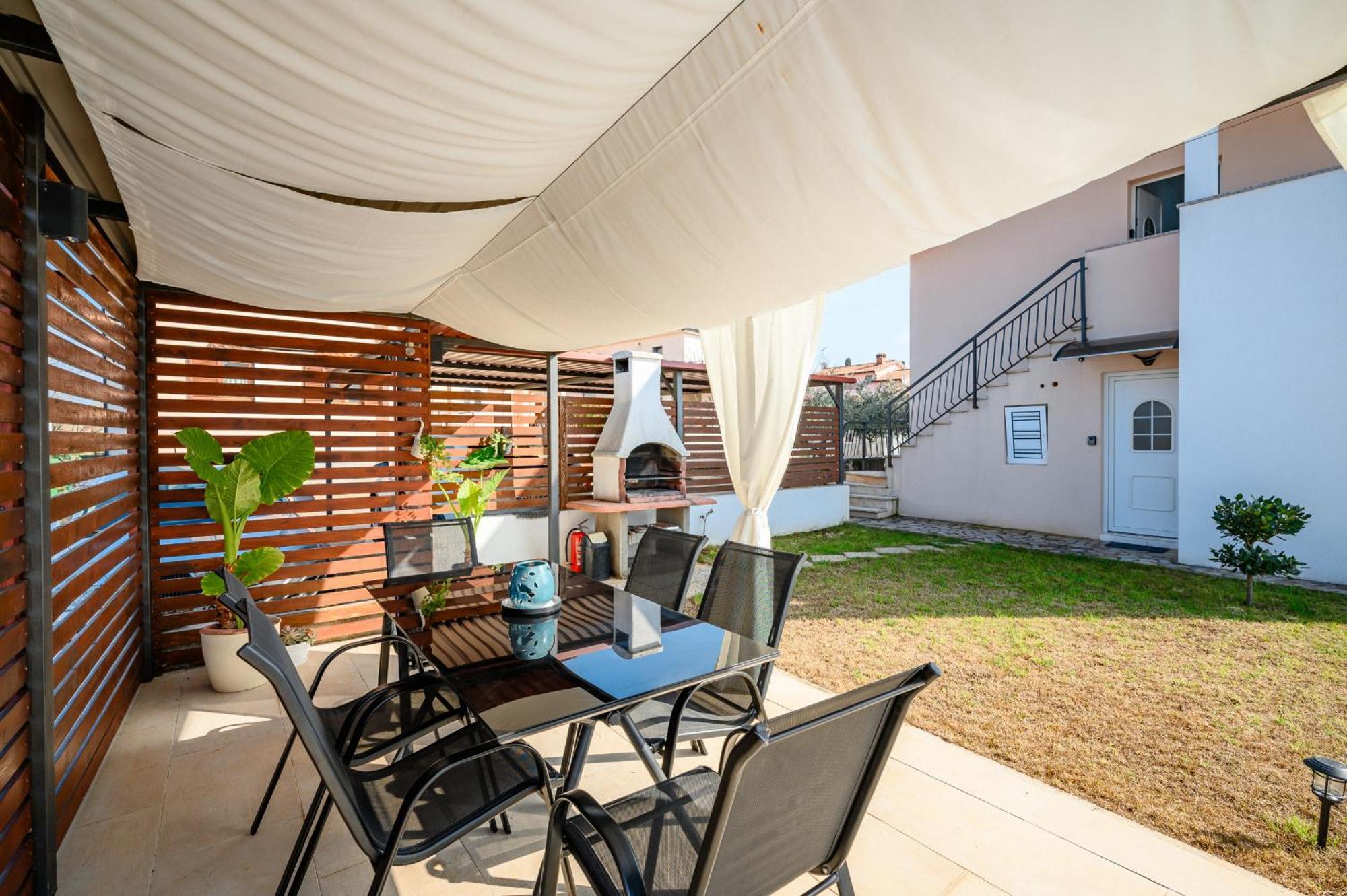 Charming Apartments Rose 1&2 With Pool Porec Exterior photo