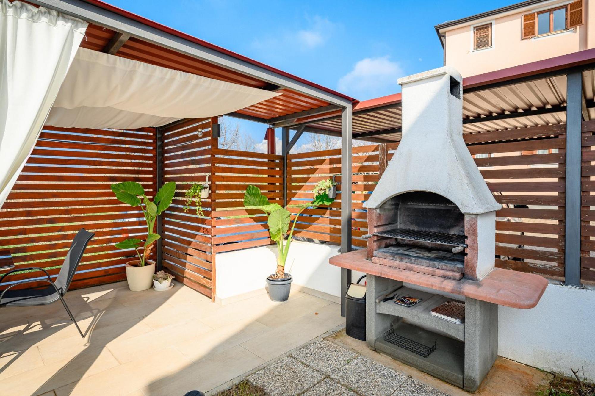 Charming Apartments Rose 1&2 With Pool Porec Exterior photo