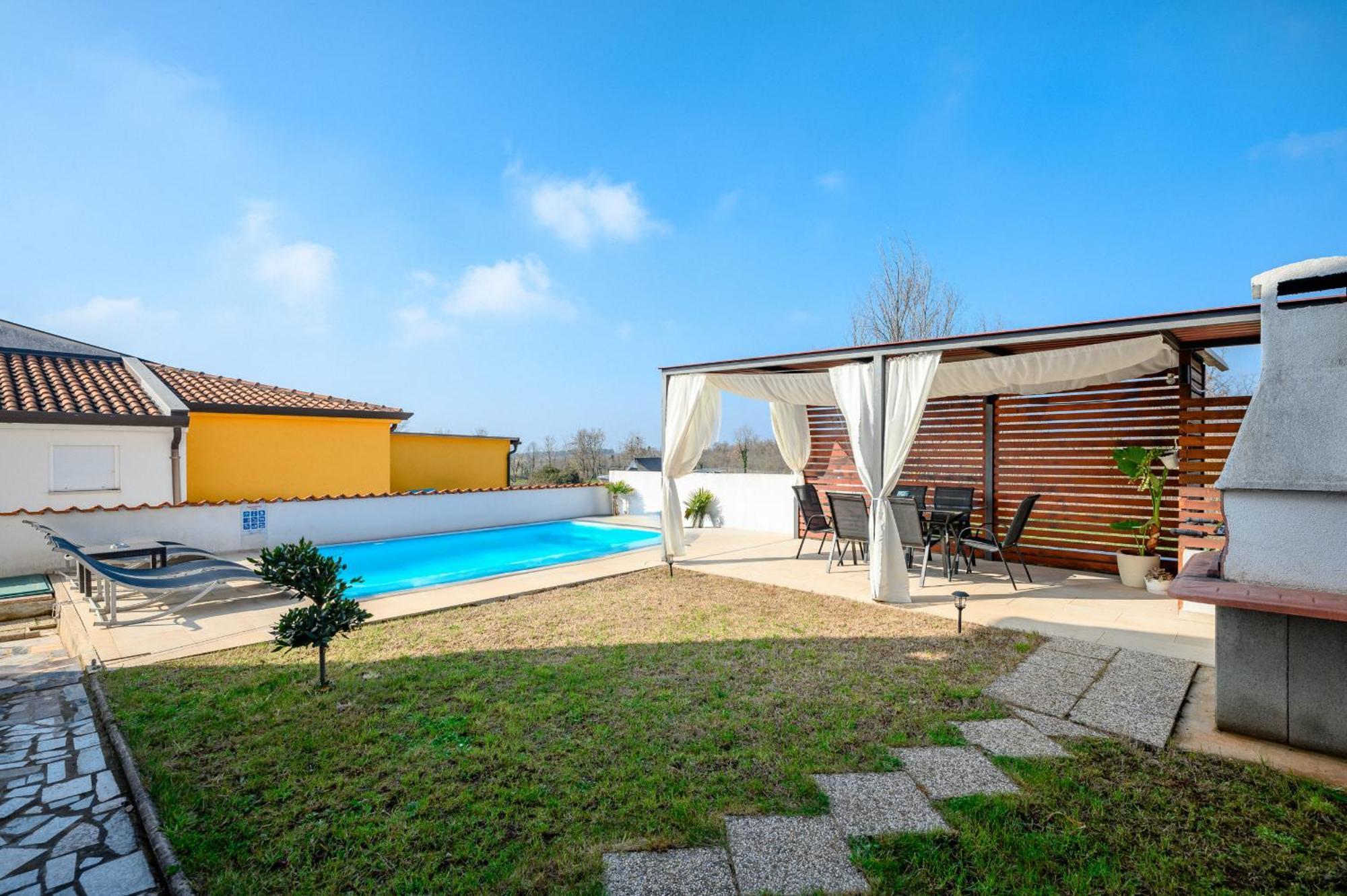 Charming Apartments Rose 1&2 With Pool Porec Exterior photo