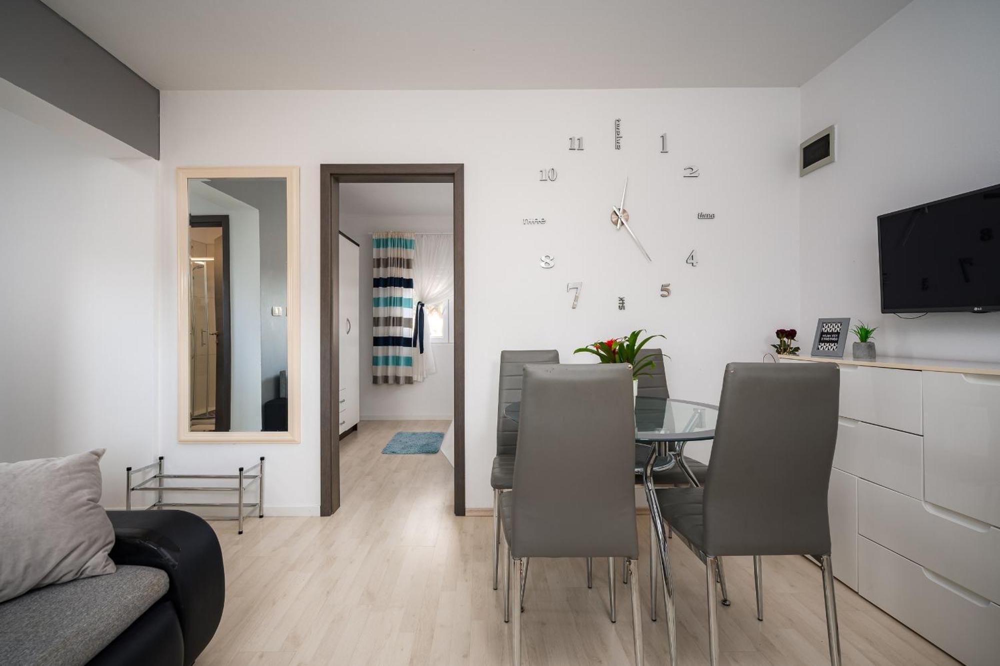 Charming Apartments Rose 1&2 With Pool Porec Exterior photo