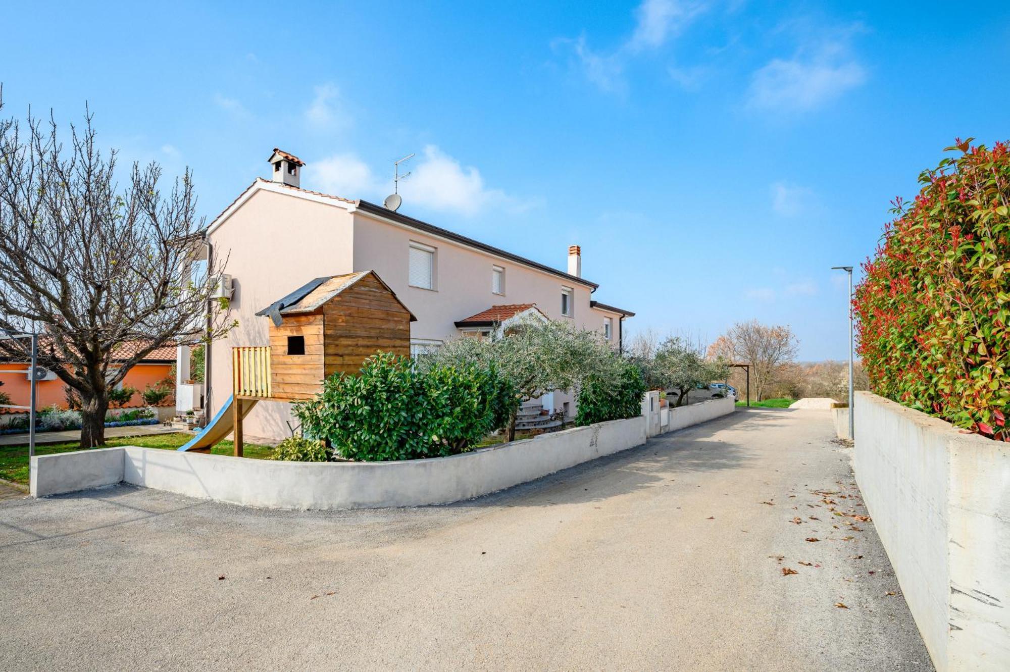 Charming Apartments Rose 1&2 With Pool Porec Exterior photo