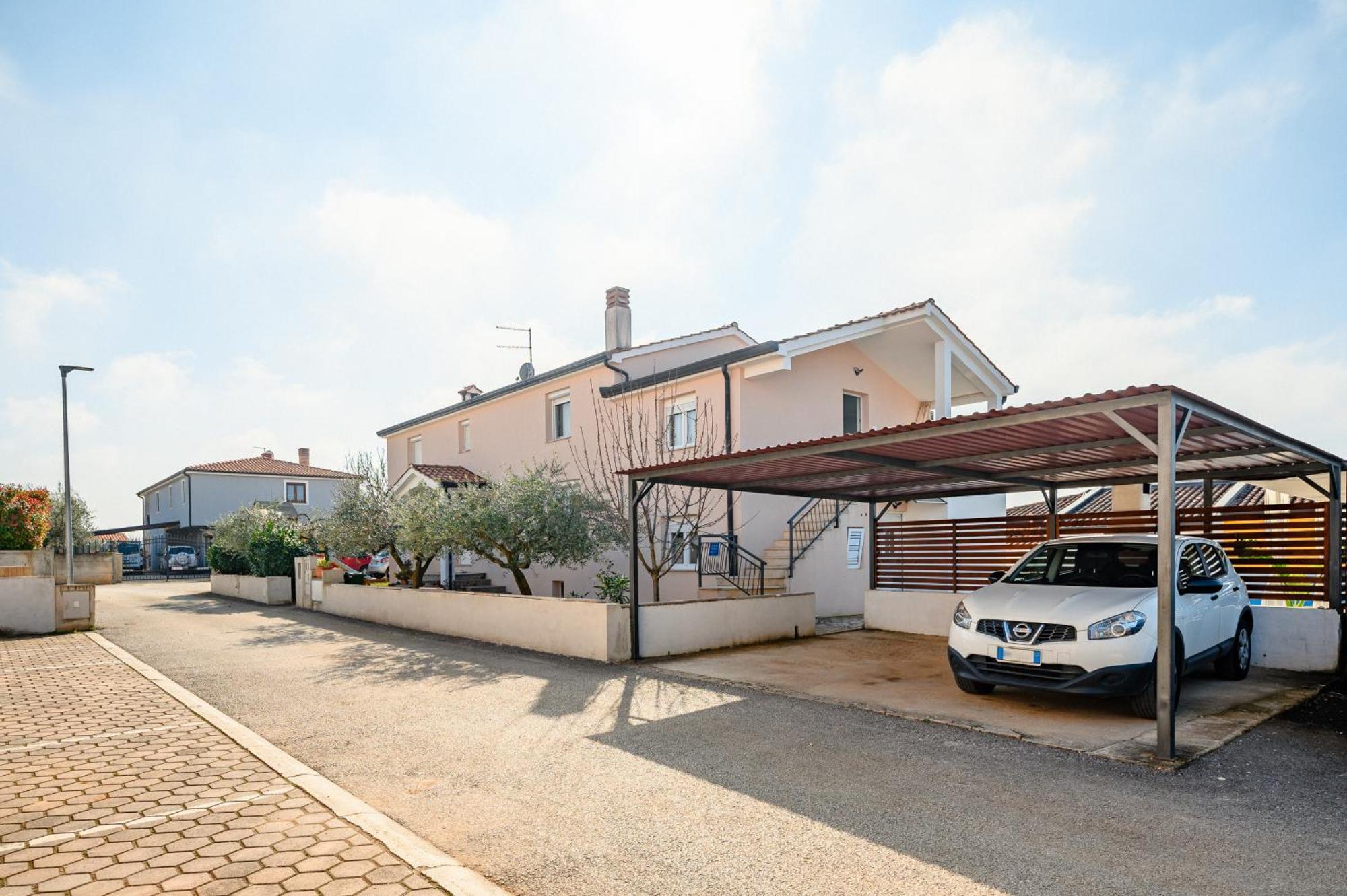 Charming Apartments Rose 1&2 With Pool Porec Exterior photo